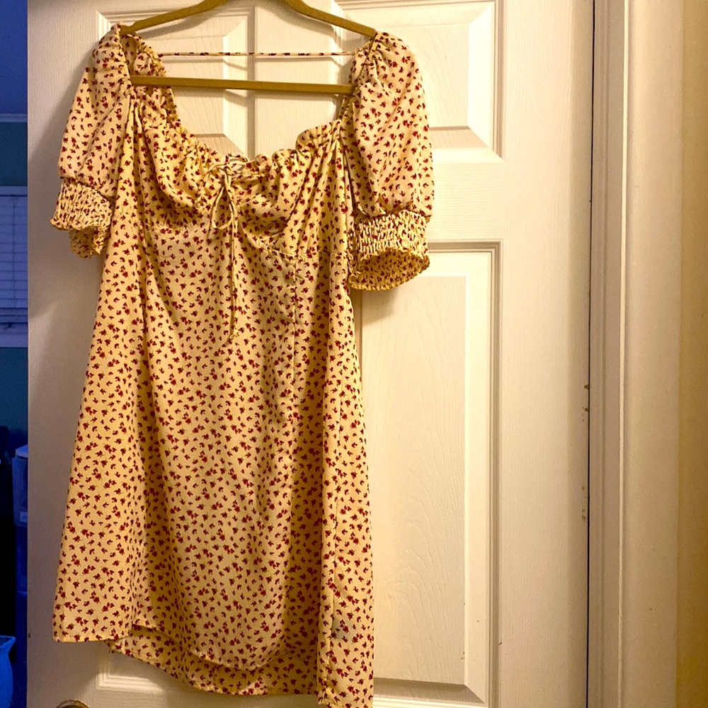 Never worn size large sundress gorgeous!!!!